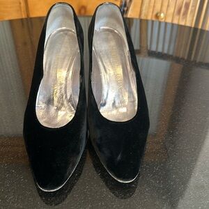 Silvia Fiorentino Ritz Black Velvet Pumps Size 10.5 Made in Italy